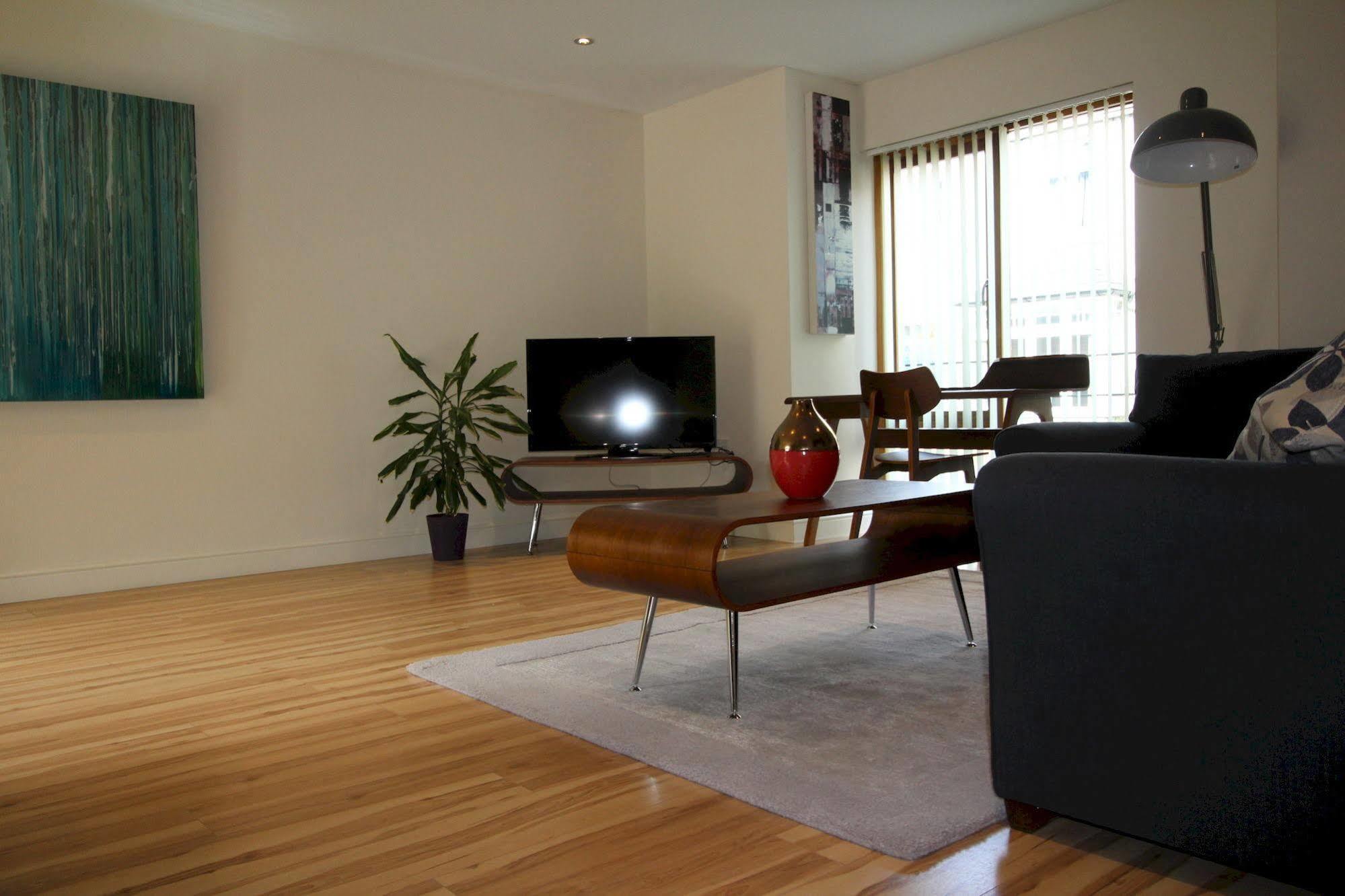 Lux Living Apartments - Alpha Apartments เคมบริดจ์ ภายนอก รูปภาพ